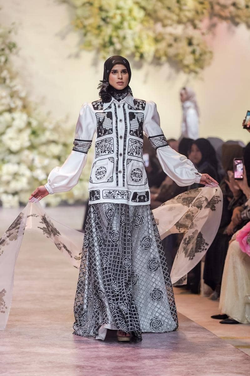 MOTIF HAWA-SEQUENCE 4-5.jpg