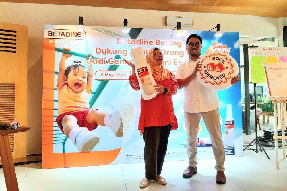 Anastasya Ratu Chaerani dan dr. Lucky Yogasatria Sp. A dalam sesi talk show Betadine "Eksplorasi Aktivitas Bocil Approved" 