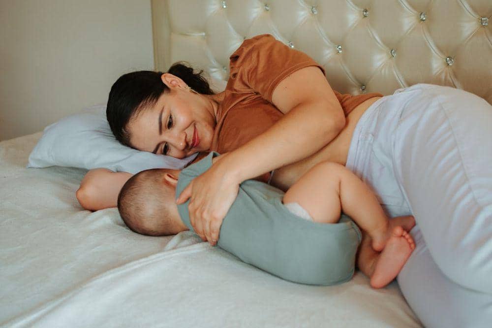Hal yang Harus Dilakukan saat Bayi Menggigit Puting Ketika Menyusui 6.jpg