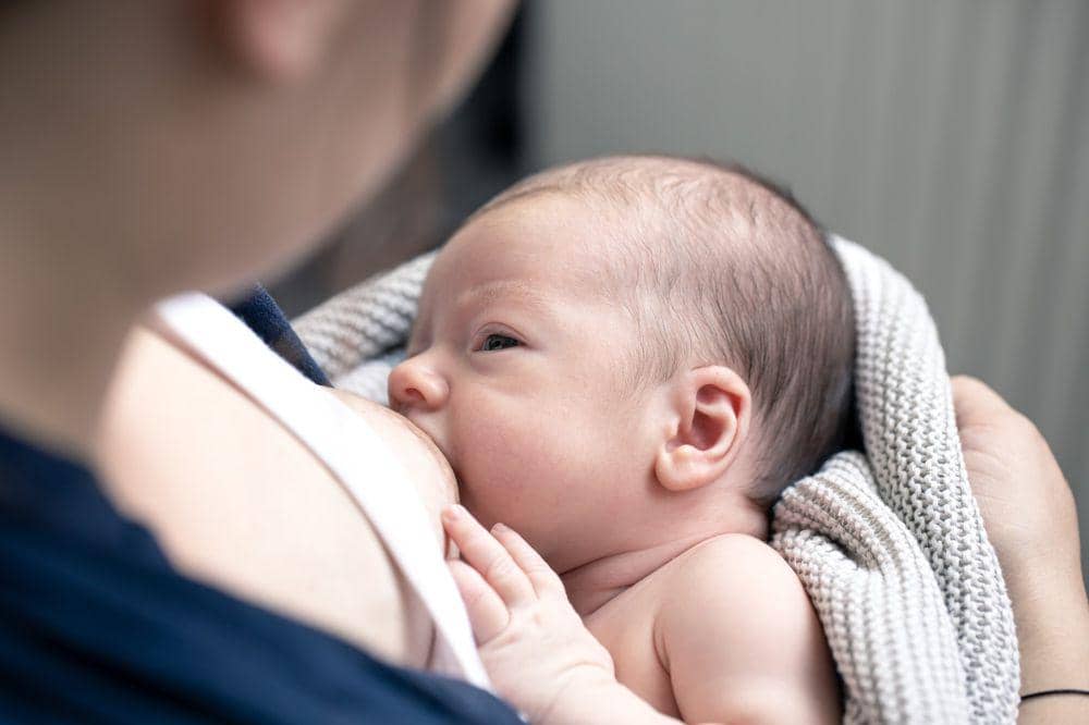 Hal yang Harus Dilakukan saat Bayi Menggigit Puting Ketika Menyusui 3.jpg
