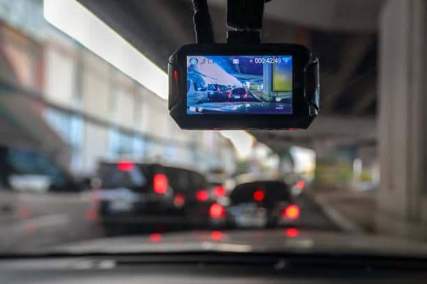 8 Dashcam Mobil Terbaik dengan Fitur Keamanan Lengkap