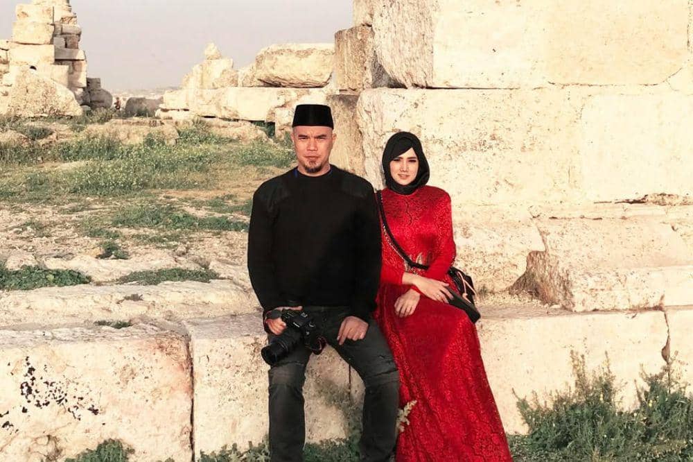 Momen Ahmad Dhani dan Mulan Jameela Jenguk Anak Al dan Alyssa (2)