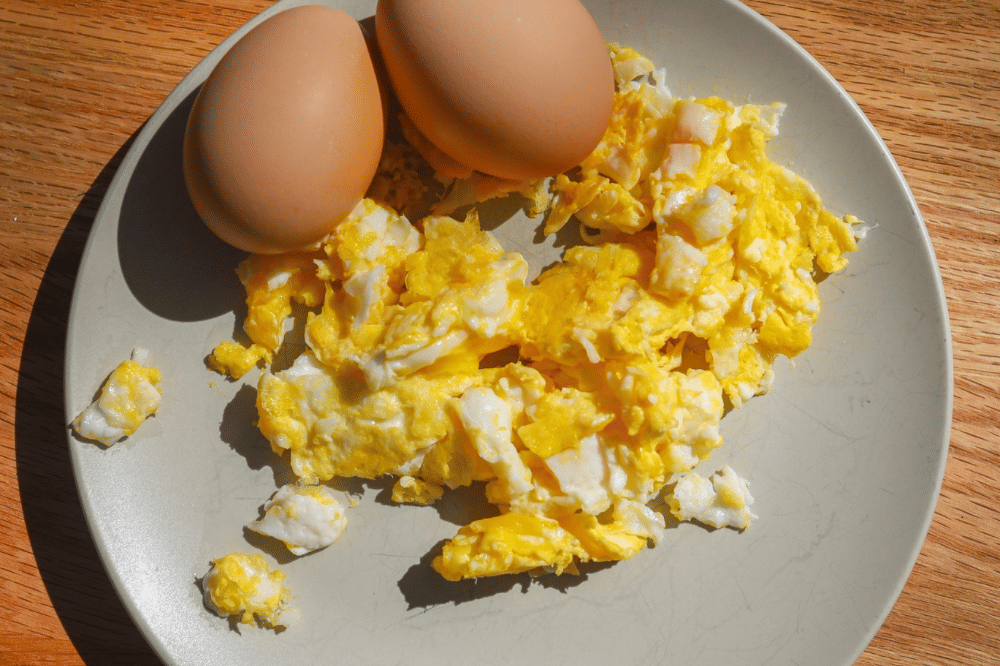 Telur orak arik dan telur yang masih utuh