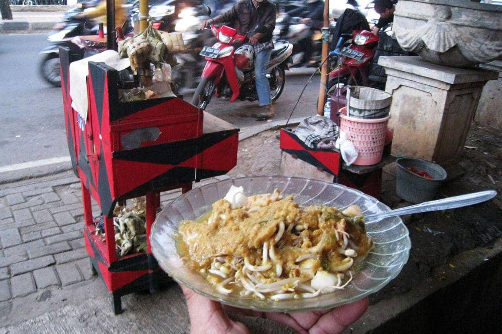 7 Makanan Khas Bogor Legendaris yang Wajib Kamu Coba!