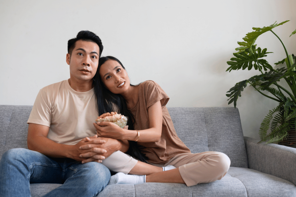 5 Tips Menjaga Quality Time saat Nonton Bola Bersama Pasangan