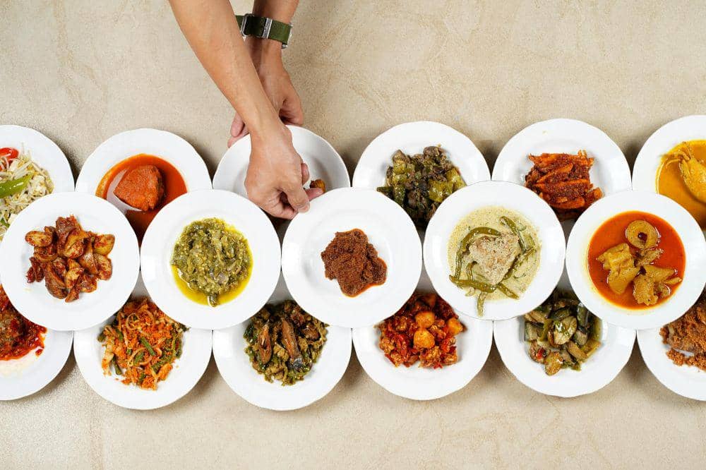 12 Makanan Khas Padang yang Menggugah Selera