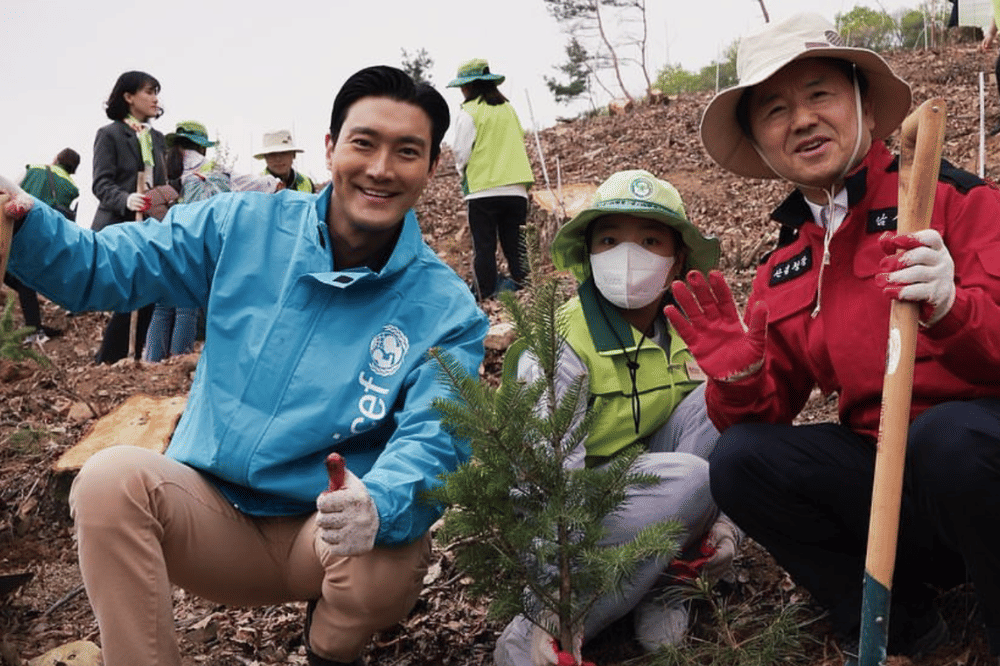 Perjalanan Karier Choi Siwon, Jadi Idol, Aktor, hingga Pengusaha (7).png