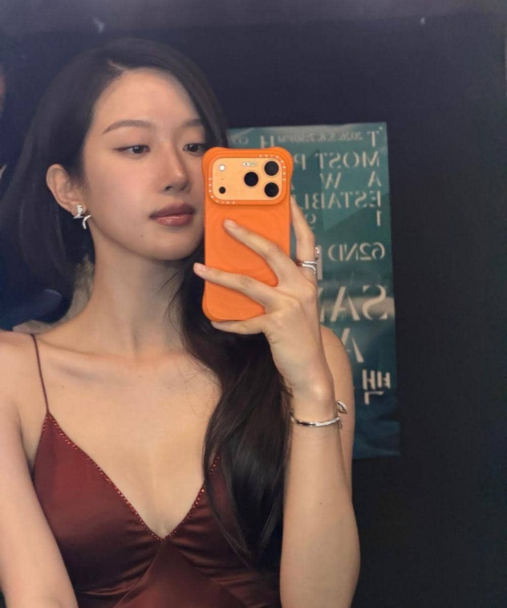 Raih Best Actress, Intip Detail Gaun Merah Mun Ka-young di Baeksang Arts Awards 2026 4.jpg