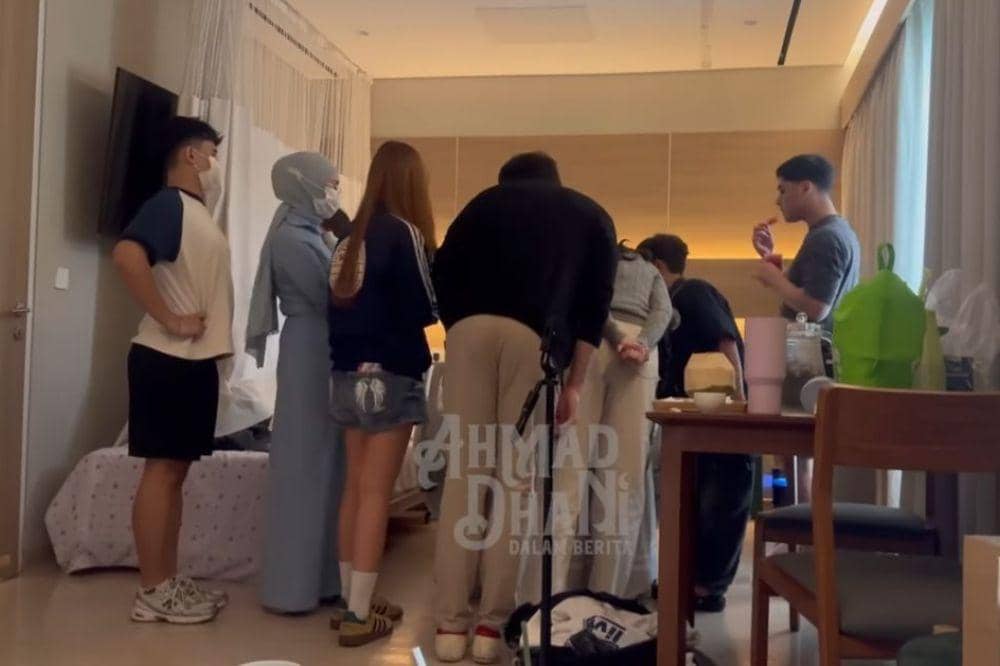 Momen Ahmad Dhani dan Mulan Jameela Jenguk Anak Al dan Alyssa (1)