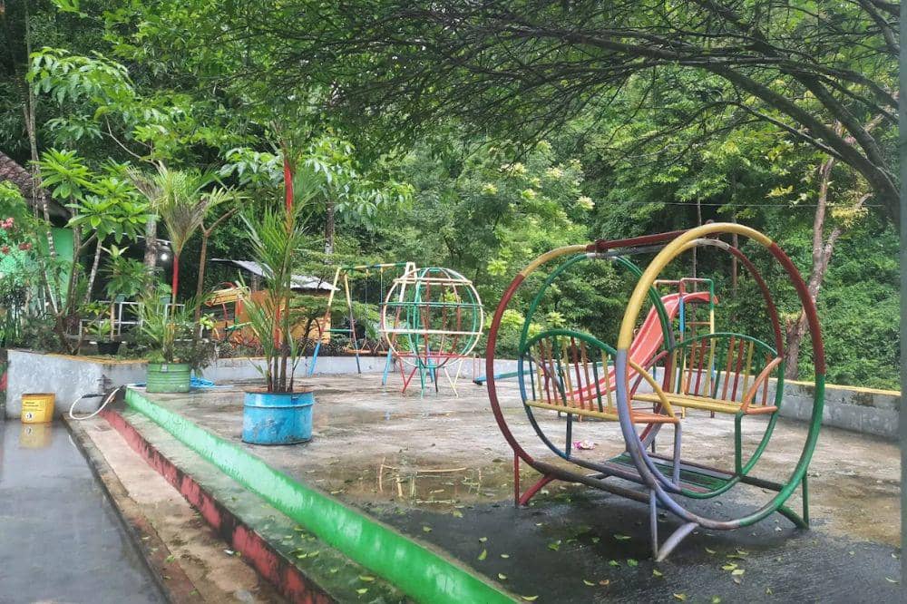 Wisata Alam Batu Seribu 3.jpg