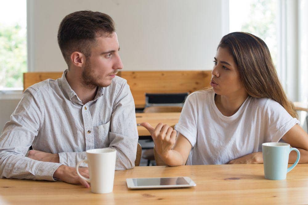 9 Cara Menghadapi Pasangan yang Suka Blokir