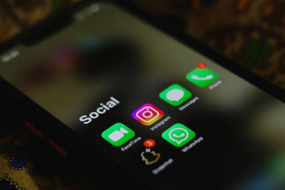 9 Cara Menghadapi Pasangan yang Suka Blokir, Ajak Diskusi yang Sehat