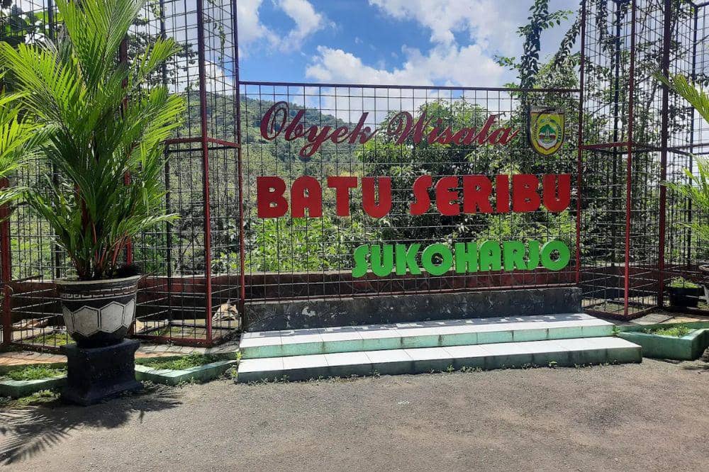 Wisata Alam Batu Seribu, Satu Tempat dengan Banyak Aktivitas Seru