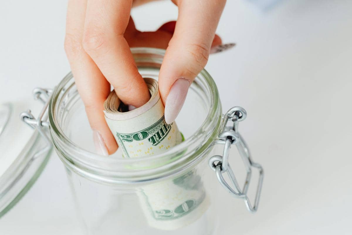 9 Keuntungan dan Kerugian Menabung Dolar AS