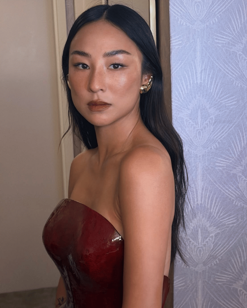 blurred makeup (3).png
