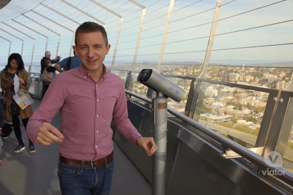 Pemandangan di atas Seattle space needle deck 