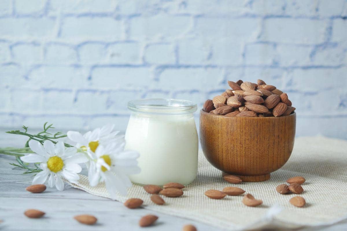Susu almond untuk bayi sembelit
