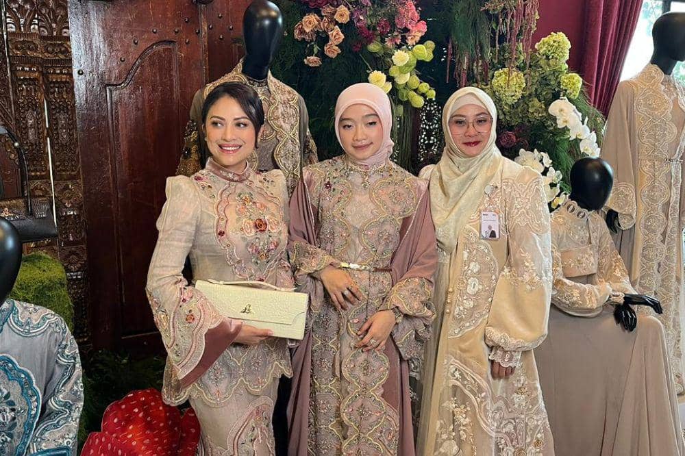 15 Tahun Karya Ayu Dyah Andari, Angkat Tiga Bunga Khas Indonesia