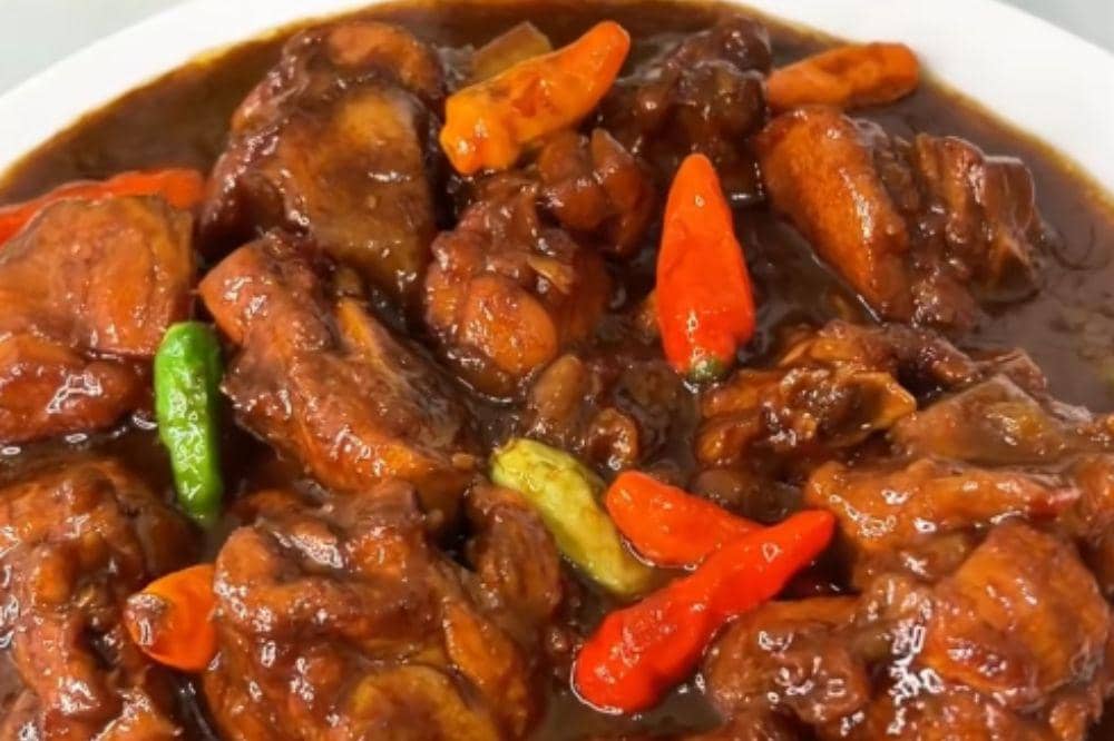 Resep Ayam Bumbu Santan Pedas, Dijamin Bikin Anak Nambah Nasi