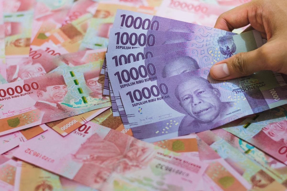 Rupiah Makin Melemah, Apa yang Bisa Dilakukan Masyarakat?