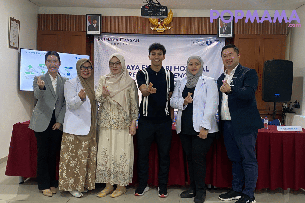 Para narasumber press conference berpose bersama