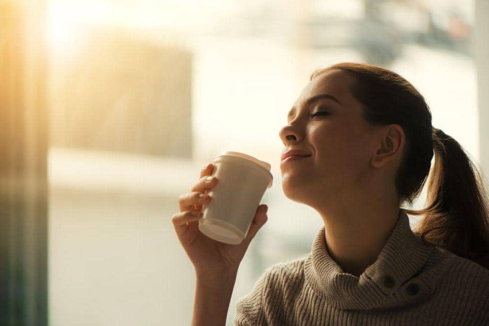 7 Minuman Pelancar BAB yang Alami untuk Atasi Sembelit