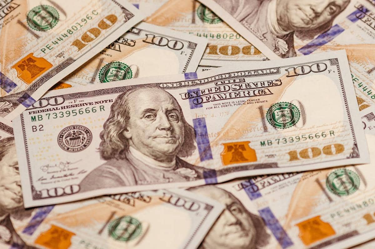 9 Keuntungan dan Kerugian Menabung Dolar AS