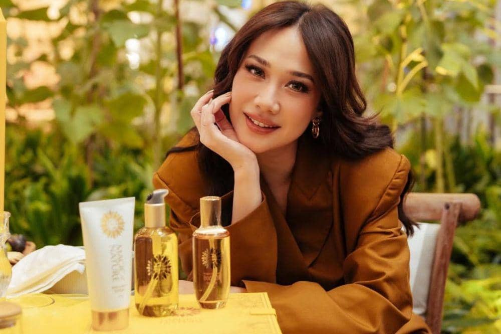 Rahasia Kulit Sehat BCL, Pakai Skincare Alami dari Bunga Matahari