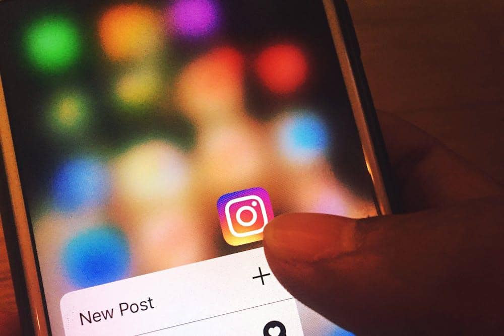 ilustrasi postingan instagram