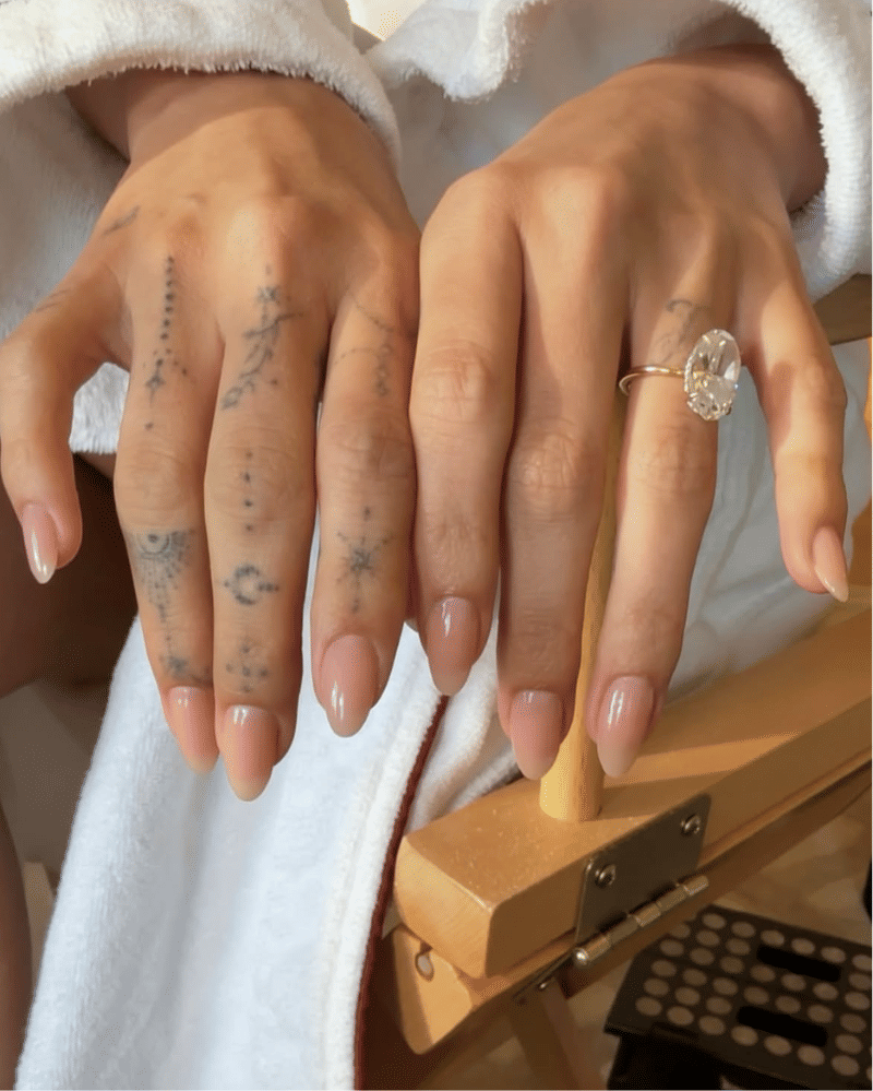bare nails (3).png