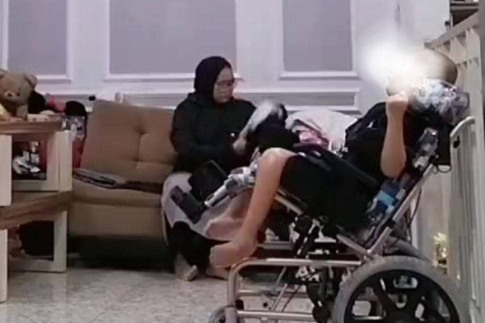 seorang anak alami kelumpuhan otak di usia 9 tahun