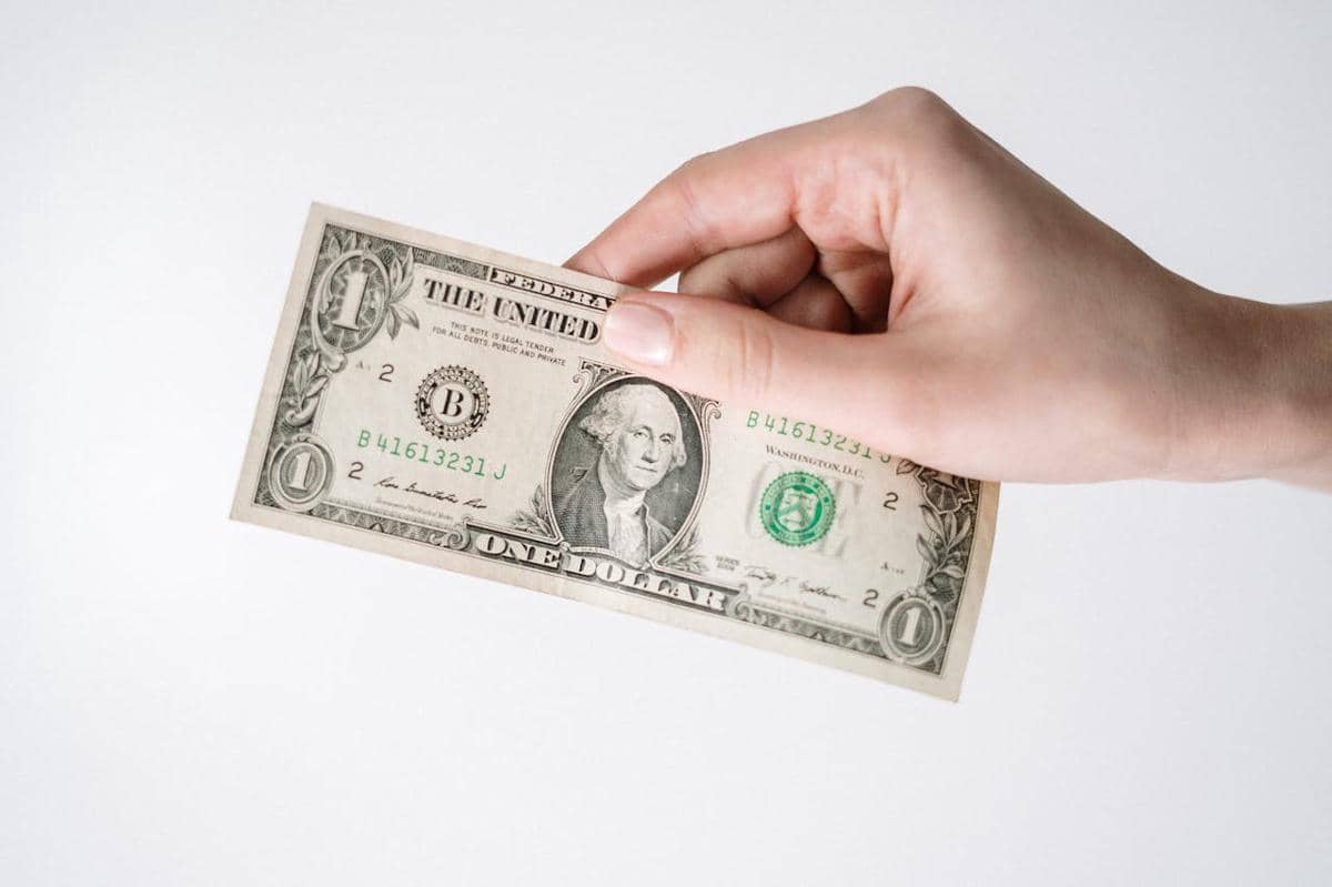 9 Keuntungan dan Kerugian Menabung Dolar AS