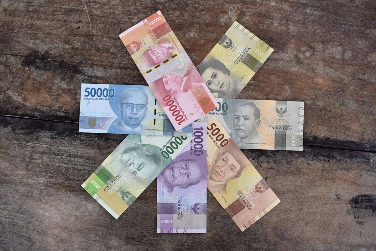 Rupiah Makin Melemah, Apa yang Bisa Dilakukan Masyarakat?