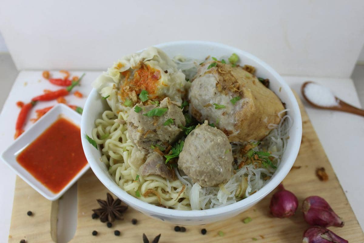 Wonogiri Deklarasi Jadi Ibu Kota Mi Ayam Bakso, Pecahkan Rekor MURI