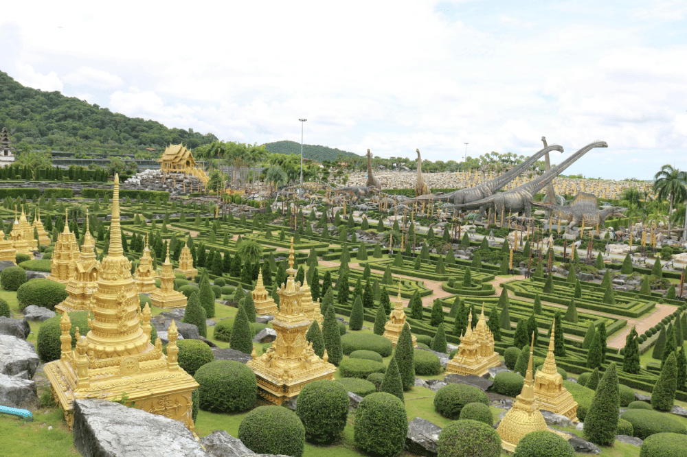 Rekreasi dinosaurus di Thailand