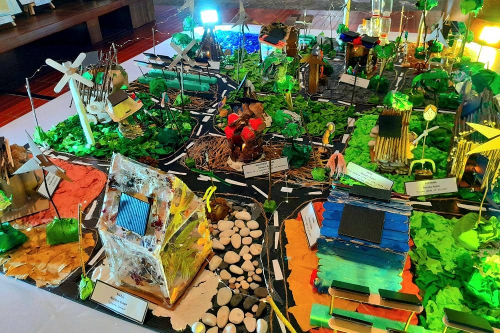 Pameran Pre-Nursery Bulan Alam Atelier Preschool Jakarta, membangun sebuah desa