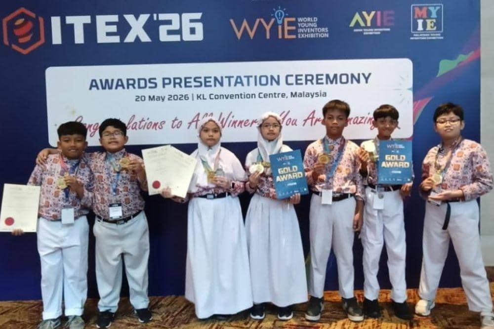 Tim Robotika SD Muhammadiyah 4 Pucang Surabaya Raih Medali di Malaysia