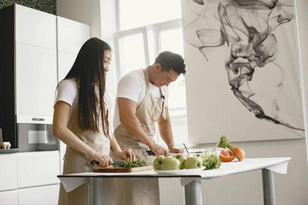 5 Aktivitas yang Bisa Dilakukan Bersama Pasangan, Bikin Hubungan Awet.4.jpg