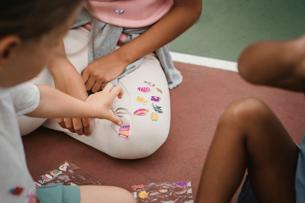 7 Prompt AI untuk Buat Sticker Alfabet Anak, Belajar Huruf Jadi Seru