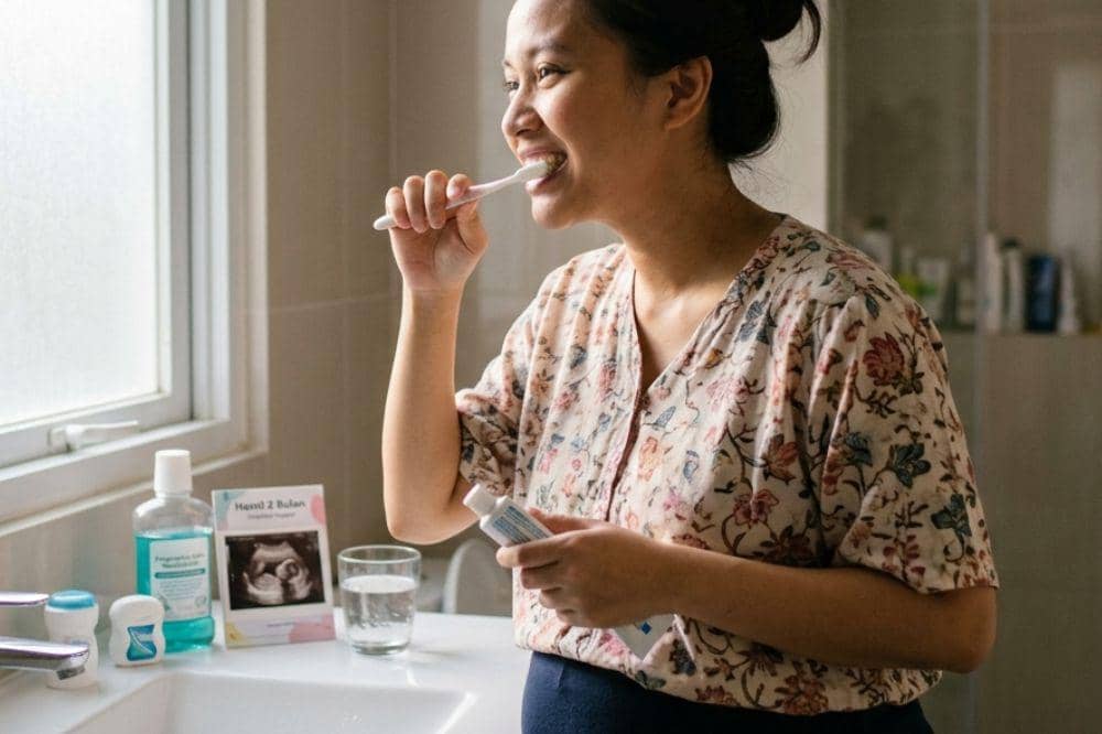 Cara menjaga kesehatan gigi selama kehamilan