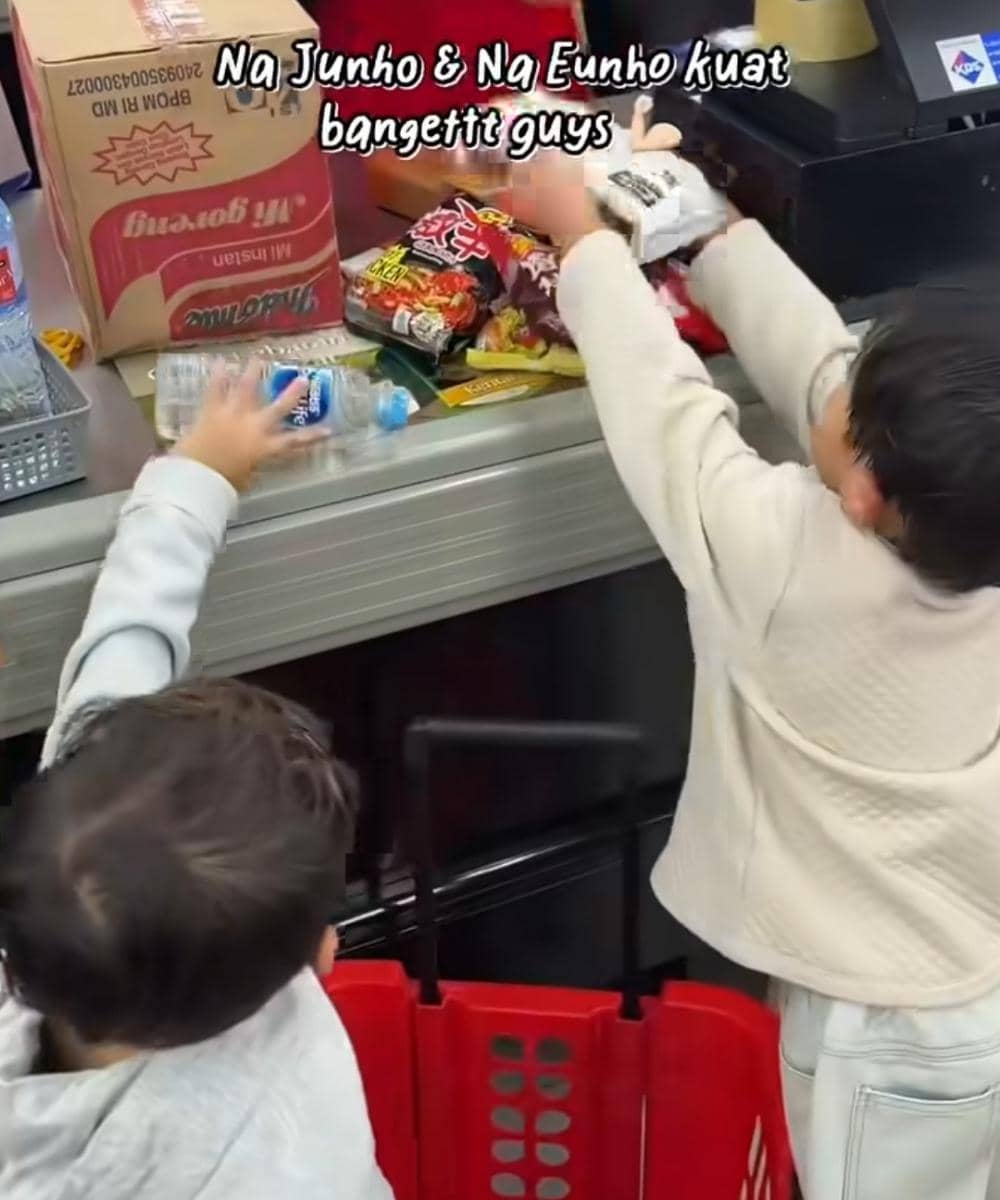 Junho dan Eunho anak Daehoon belanja Jipdeuri