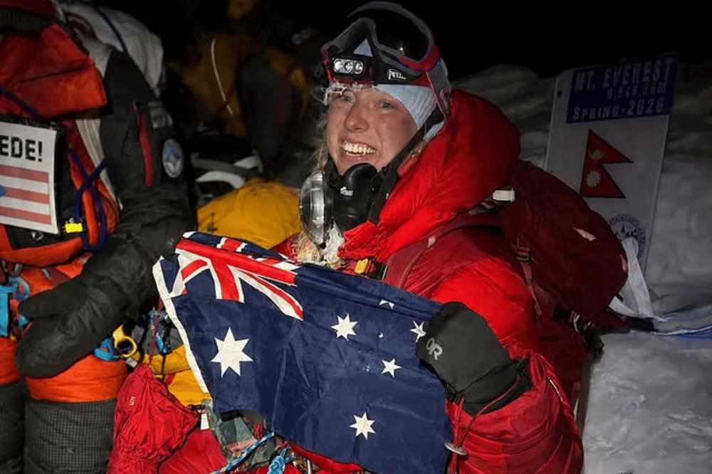 5 Hal tentang Pendaki Australia Termuda yang Menaklukan Gunung Everest