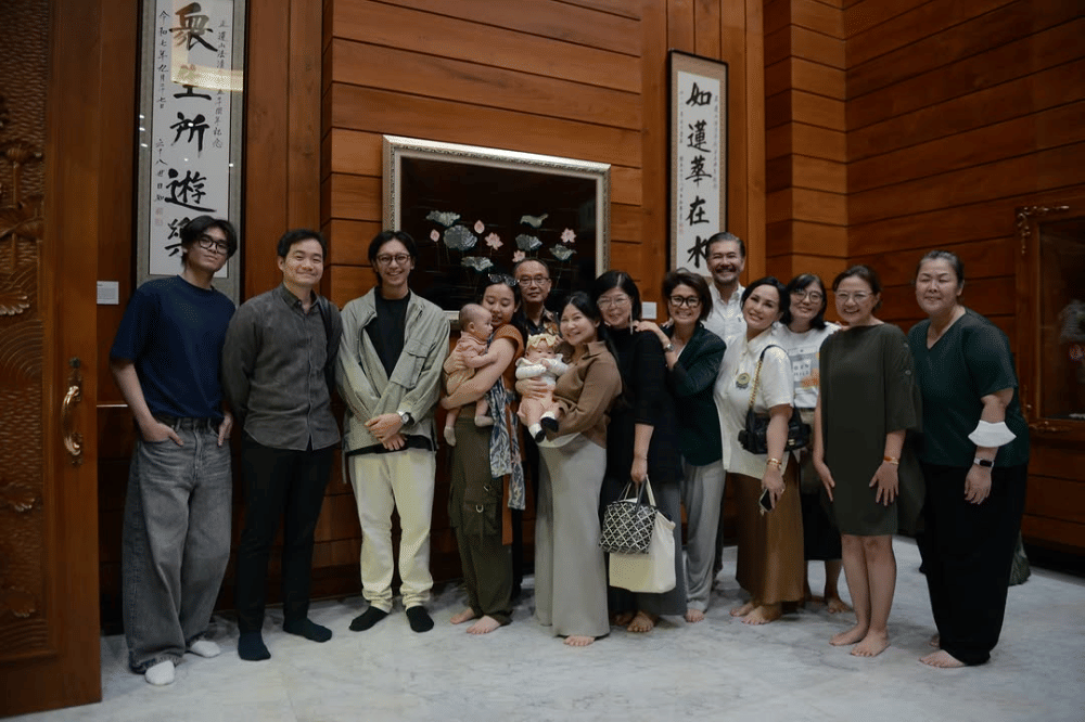 Foto Hari Pemberkatan Arya Anak Brandon Salim dan Dhika Himawan 3