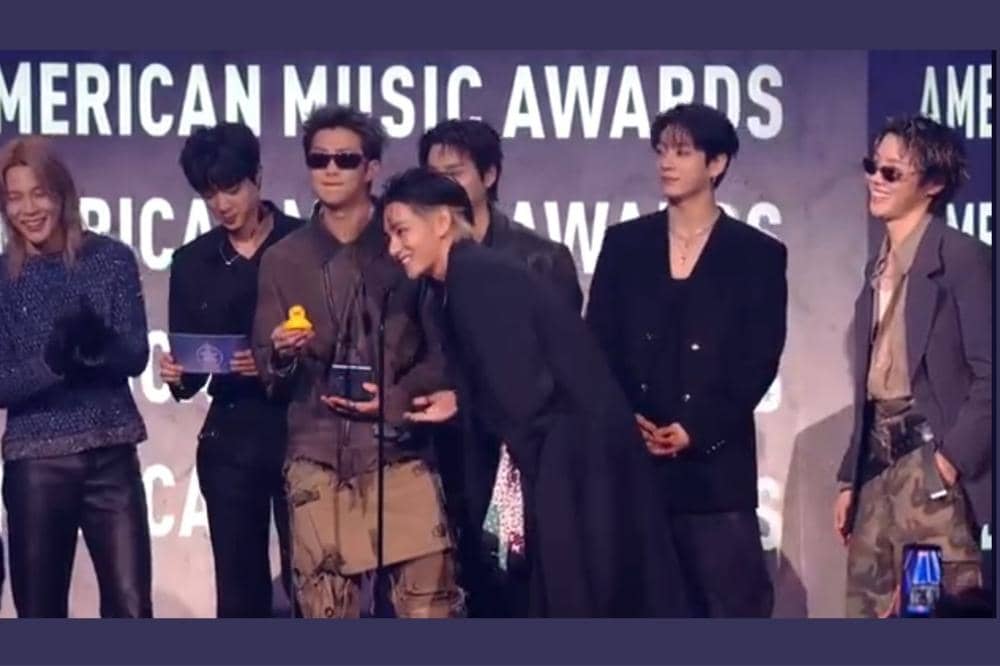 Sambutan dari V BTS saat menang Song of The Year di AMA 2026