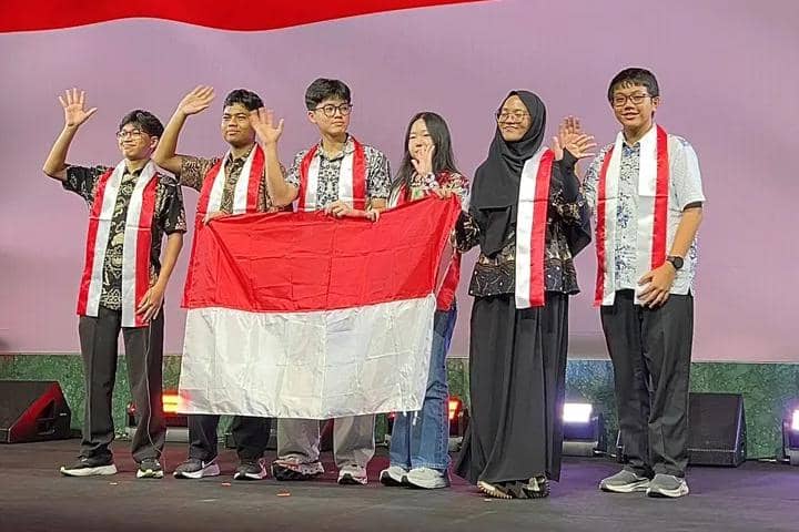 tim Indonesia sukses membawa tujuh piala kemenangan OIBO 2026