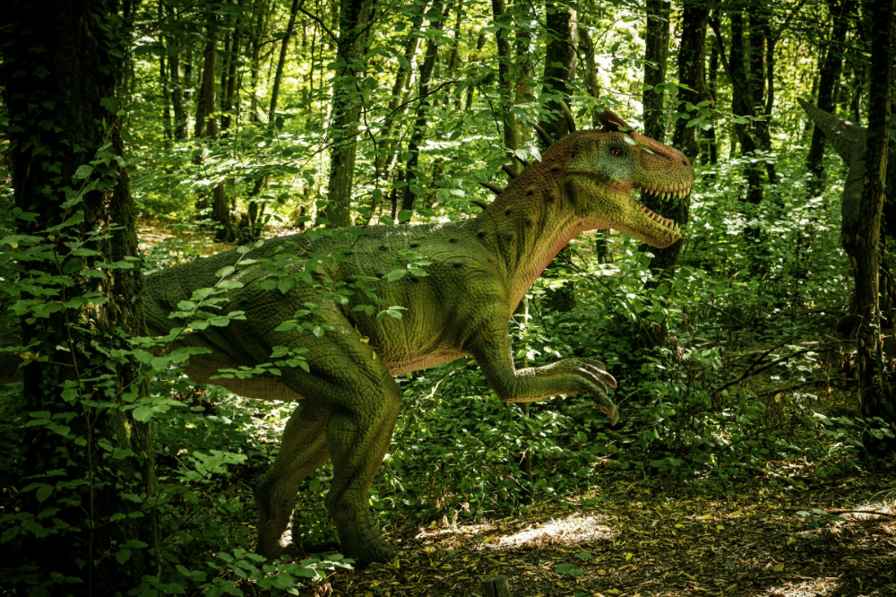 Dinosaurus di hutan