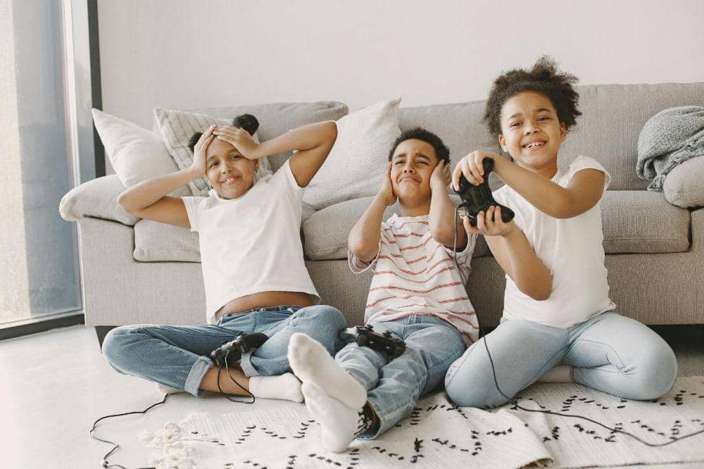 Ajarkan sportivitas pada anak kalah main game