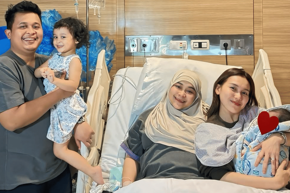 Foto Akikah Qaysar Anak Ketiga Syifa Adik Ayu Ting Ting