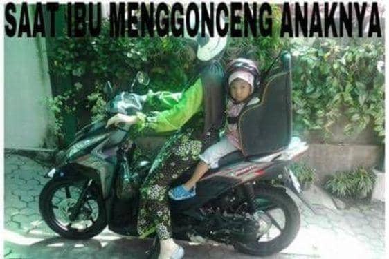 6 Meme Emak-Emak Antar Anak Sekolah, Relate dan Bikin Ngakak!