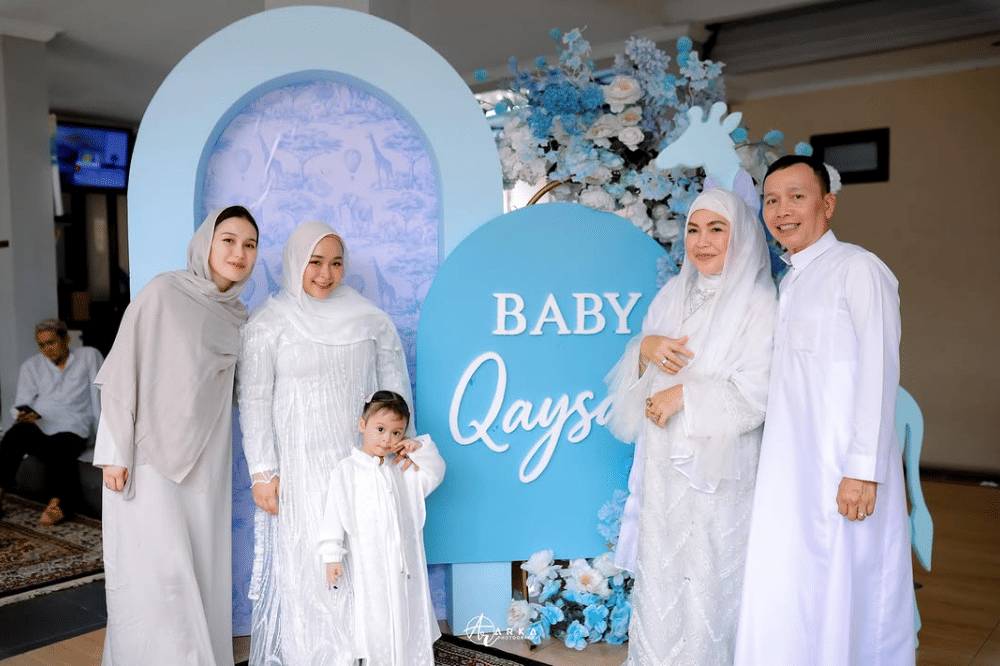 Foto Akikah Qaysar Anak Ketiga Syifa Adik Ayu Ting Ting 6